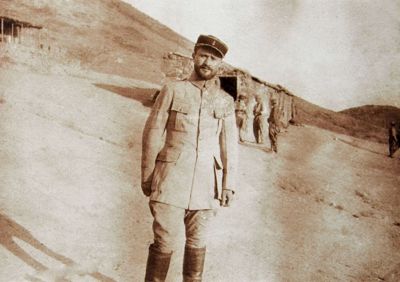 Archives départementales de la Haute-Loire. Photographie de Jules Vincent sur le front d'Orient, à proximité de Kravitza, 1918 (3 NUM 153).