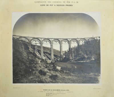 Archives départementales de la Haute-Loire. Viaduc de la Recoumène en construction, Compagnie des chemins de fer P. L. M., photographe Vazeille, Le Puy-en-Velay, octobre 1923 (26 Fi 7).